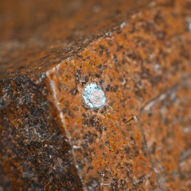 Sculptural Vase ー加藤 裕英 “立体志陶の作品 赤彩”