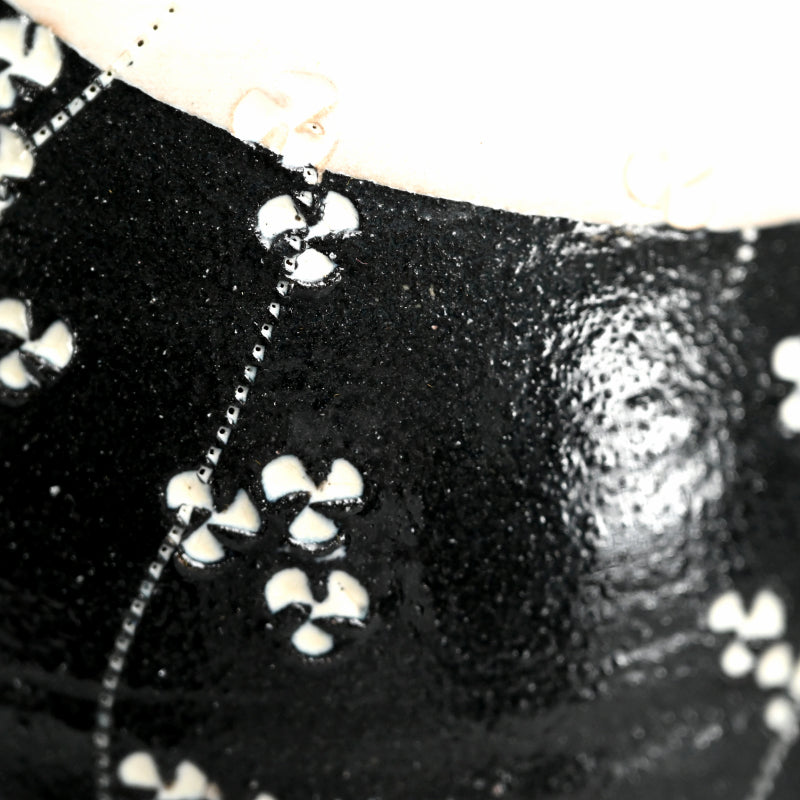 Perfect Example Vase ー近藤 豊 “粉花壺”