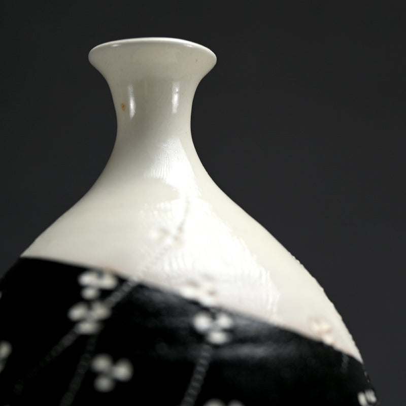Perfect Example Vase ー近藤 豊 “粉花壺”