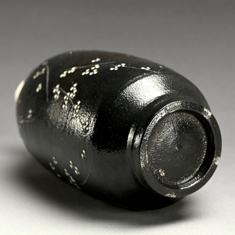 Perfect Example Vase ー近藤 豊 “粉花壺”