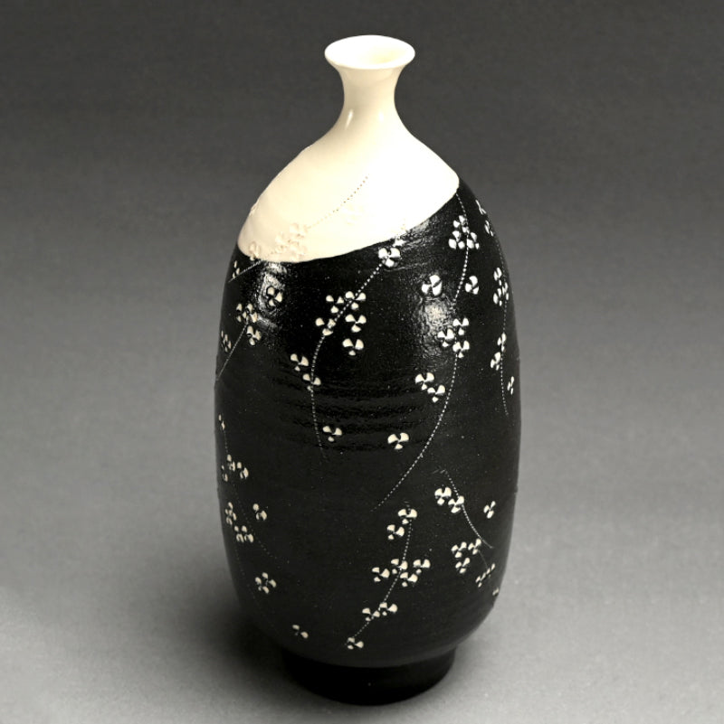 Perfect Example Vase ー近藤 豊 “粉花壺”