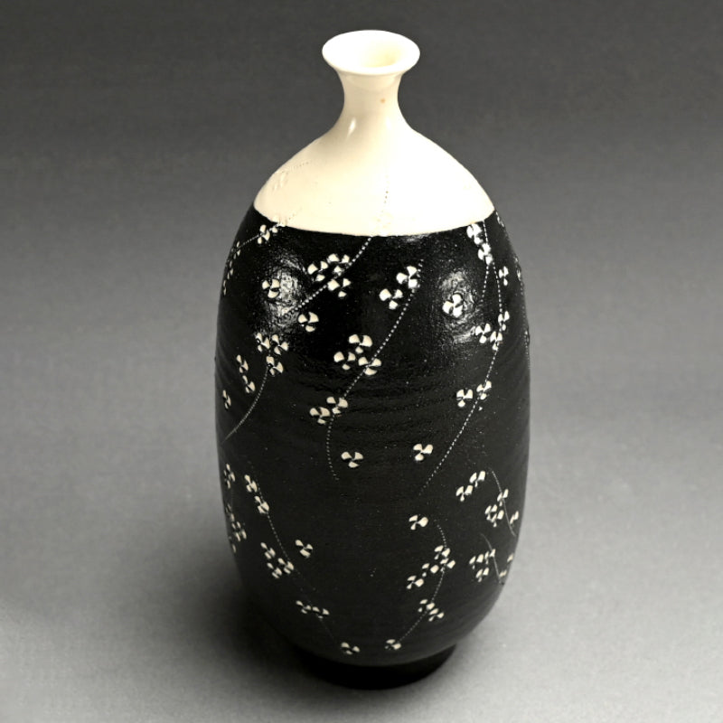 Perfect Example Vase ー近藤 豊 “粉花壺”