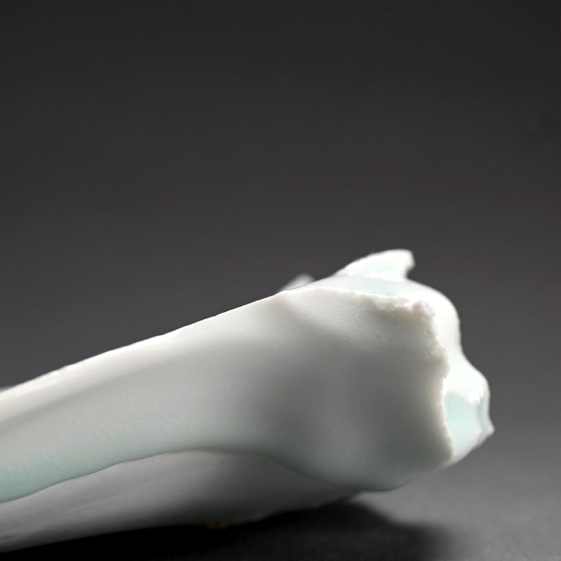 Striking Celadon Plate ー加藤 委 “青白磁 くわ形皿”