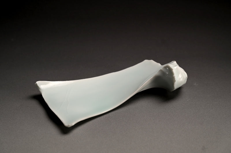 Sharp Porcelain Serving Plate ー加藤 委 “青白磁 くわ形皿”