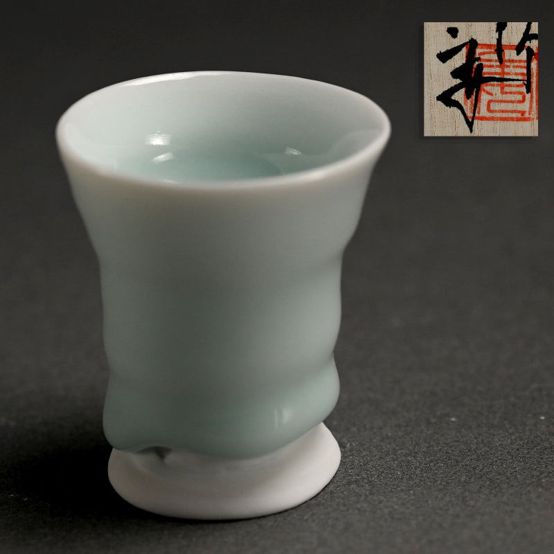 Contemporary Porcelain Guinomi ー加藤 委 “青白磁 杯”