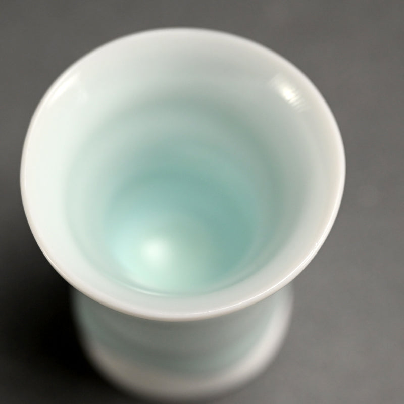 Contemporary Porcelain Guinomi ー加藤 委 “青白磁 杯”