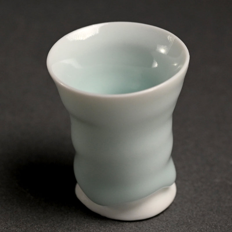 Contemporary Porcelain Guinomi ー加藤 委 “青白磁 杯”