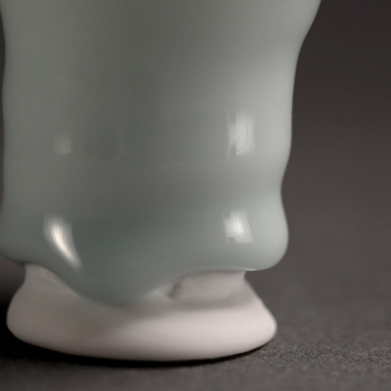 Contemporary Porcelain Guinomi ー加藤 委 “青白磁 杯”