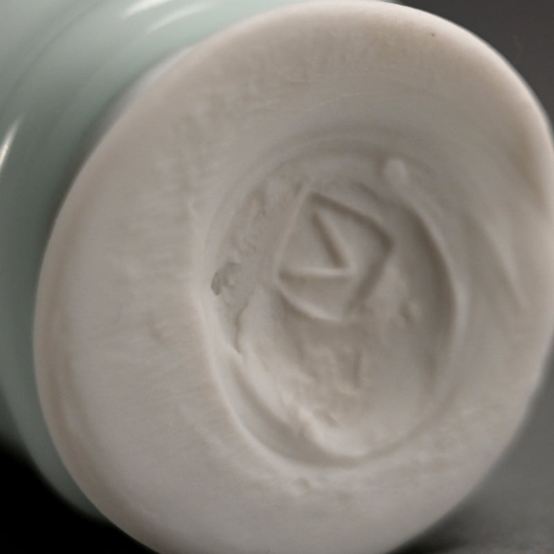 Contemporary Porcelain Guinomi ー加藤 委 “青白磁 杯”