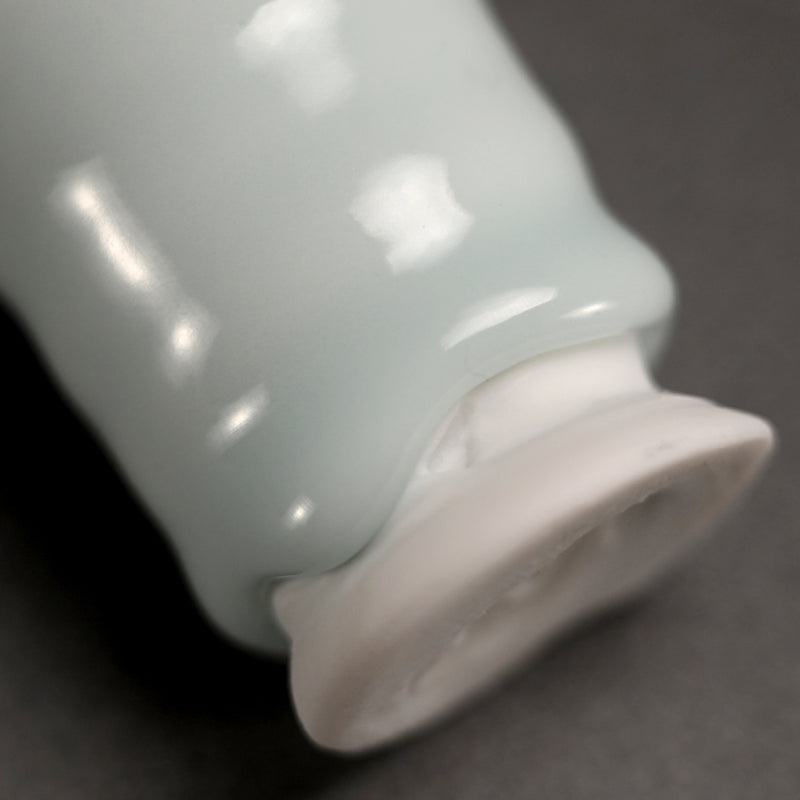 Contemporary Porcelain Guinomi ー加藤 委 “青白磁 杯”
