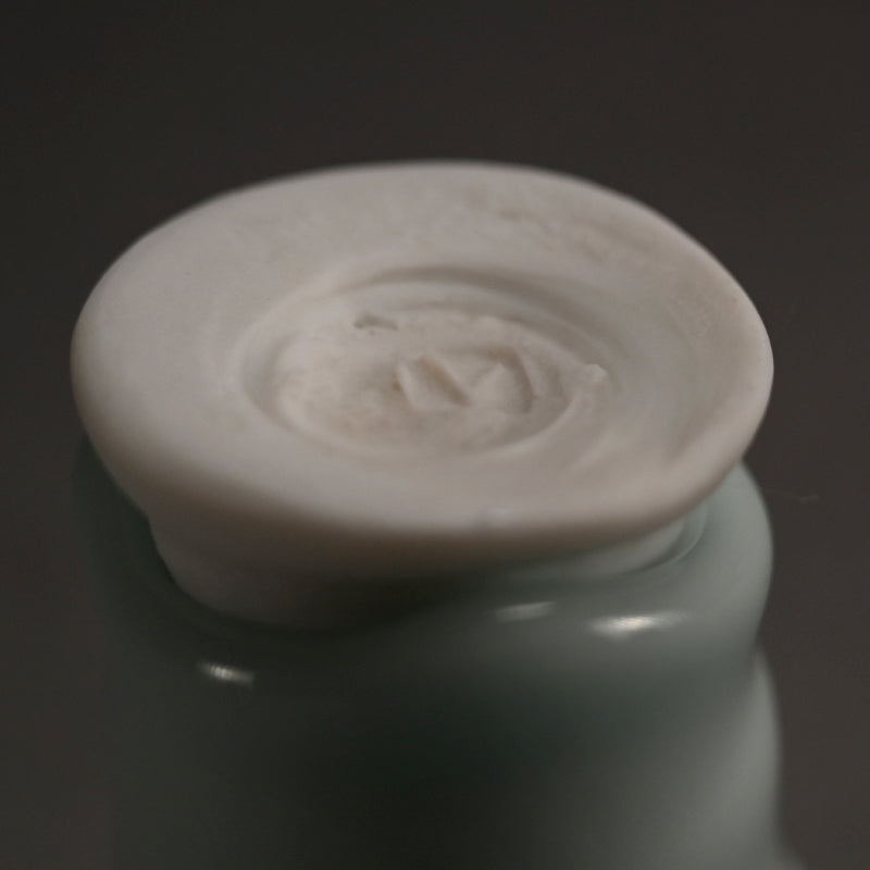Contemporary Porcelain Guinomi ー加藤 委 “青白磁 杯”