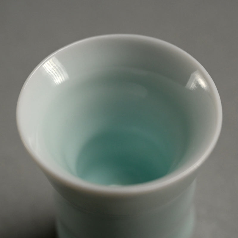 Contemporary Porcelain Guinomi ー加藤 委 “青白磁 杯”