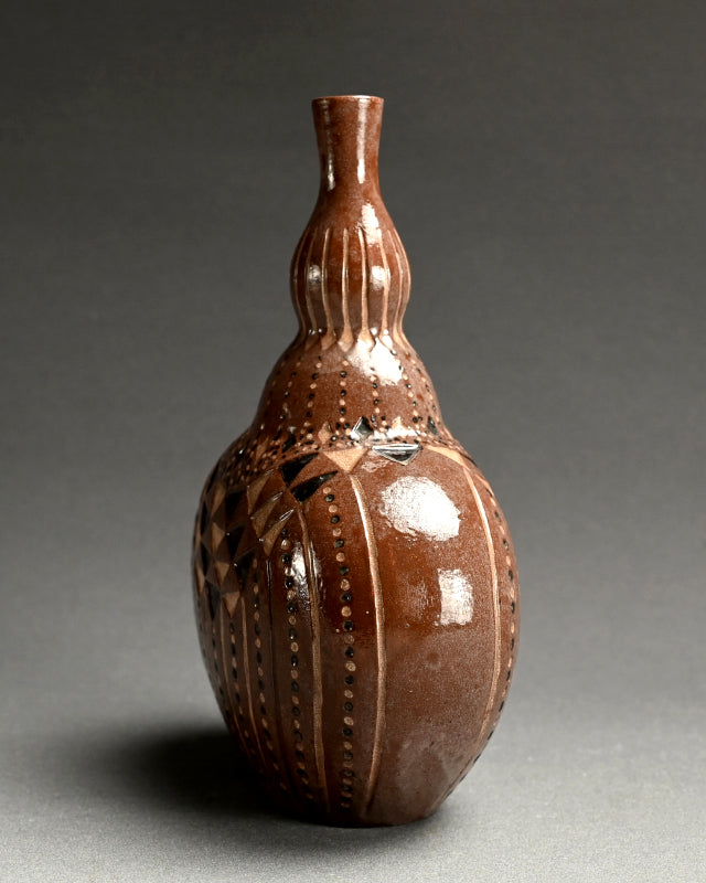Unusual Art-Deco Influenced Ceramic Vase ー宇野 仁松 "扁壺"