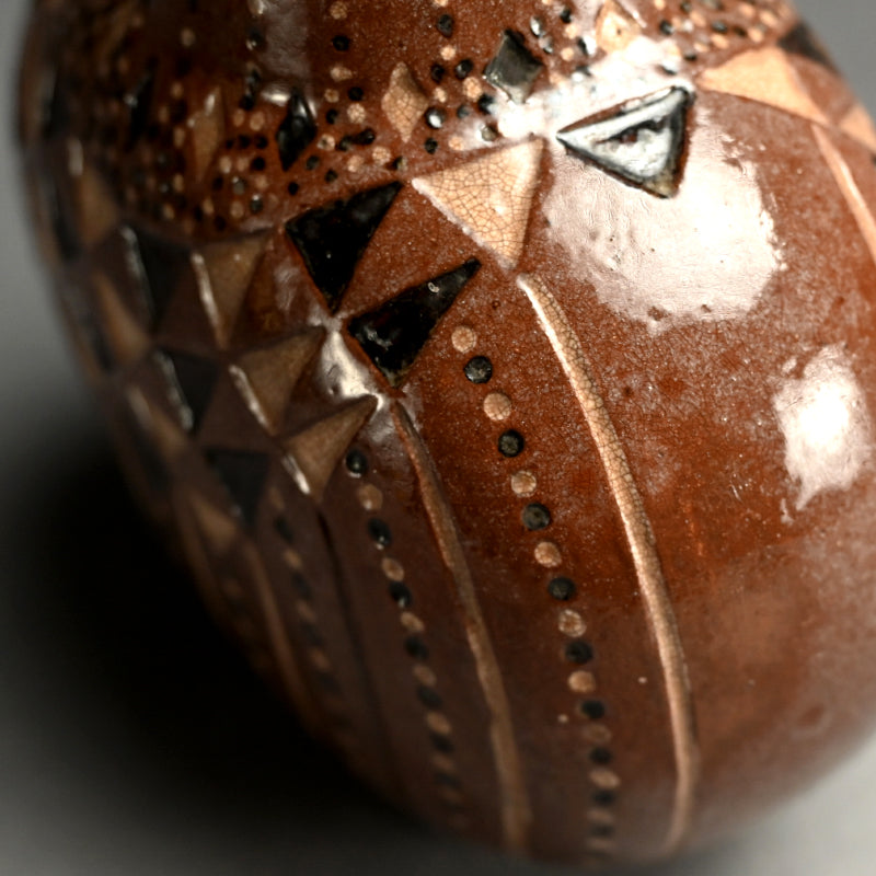 Unusual Art-Deco Influenced Ceramic Vase ー宇野 仁松 "扁壺"