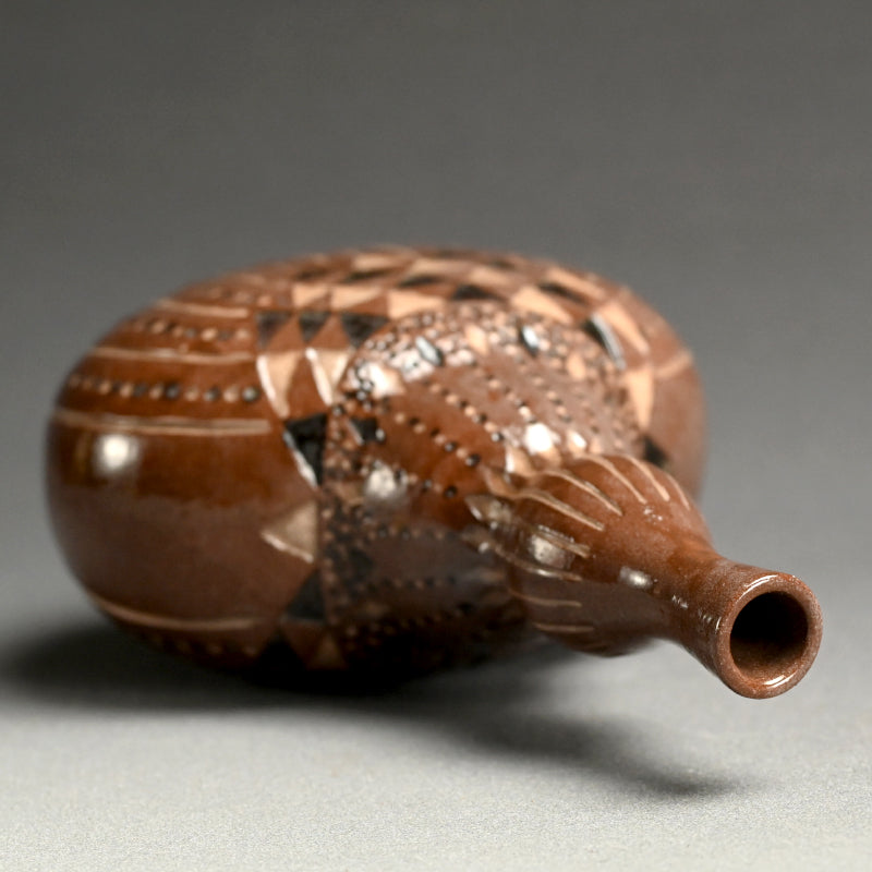 Unusual Art-Deco Influenced Ceramic Vase ー宇野 仁松 "扁壺"
