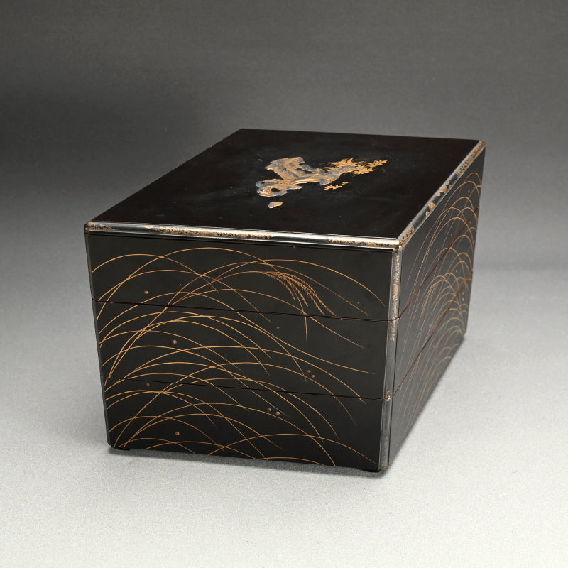 Momoyama to Early Edo Stacking Lacquer Box, Maki-e