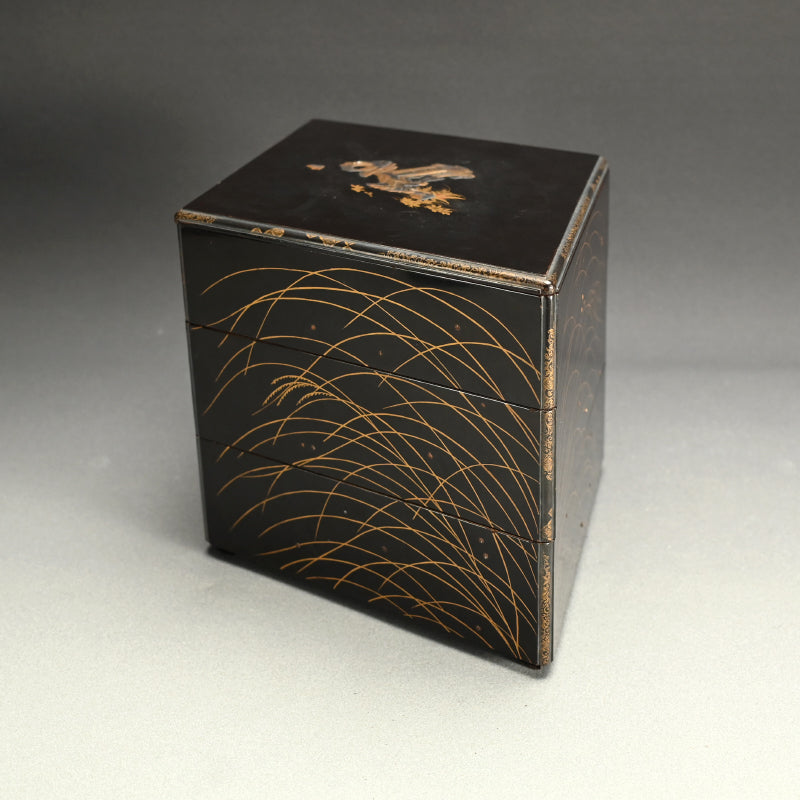 Momoyama to Early Edo Stacking Lacquer Box, Maki-e