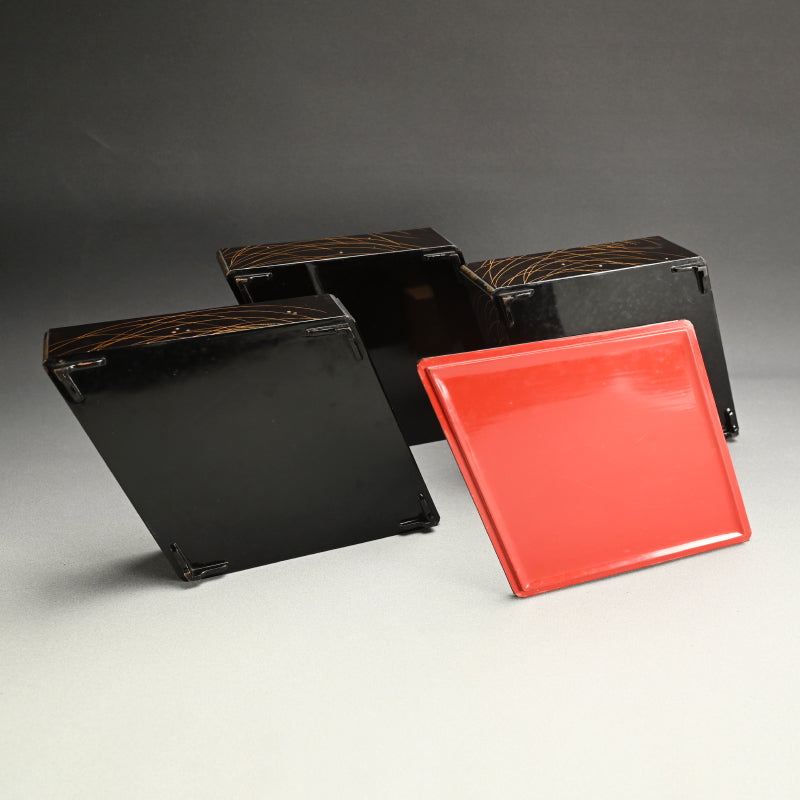 Momoyama to Early Edo Stacking Lacquer Box, Maki-e