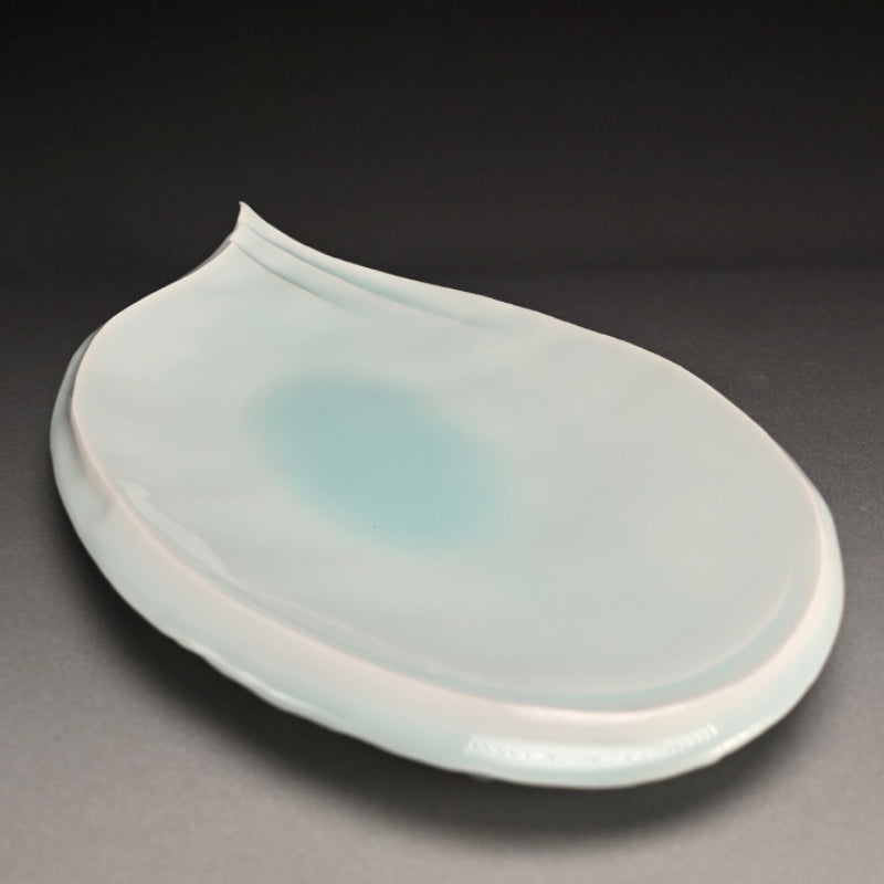 Ghost Plate ー加藤 委 “青白磁 おばけ皿”
