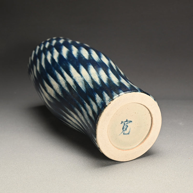 Large Blue & White Ceramic Vase ー福島 寛子 “呉須絵青文花器”