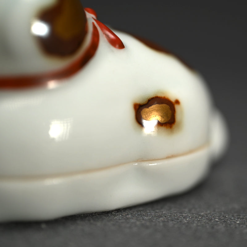 Kogo Incense Case by Imperial Artist Suwa Sozan I ー初代 諏訪蘇山 "犬 香合"