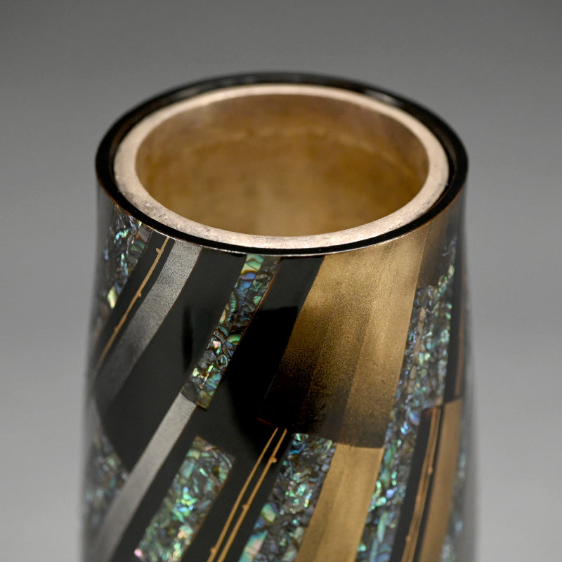Unusual Inlayed Lacquer Vase ー服部 峻昇 "花入"