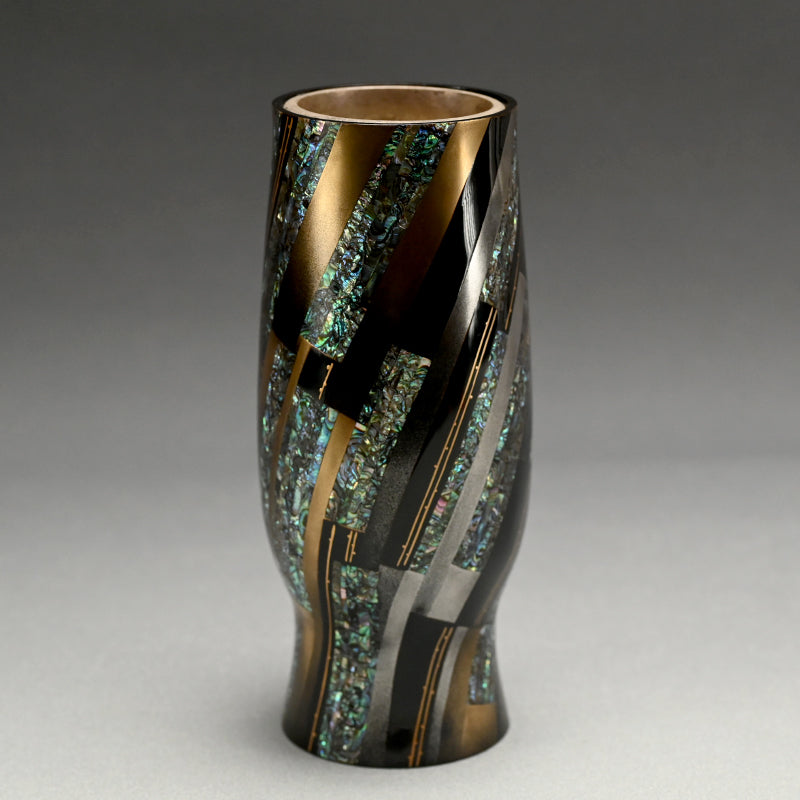 Unusual Inlayed Lacquer Vase ー服部 峻昇 "花入"