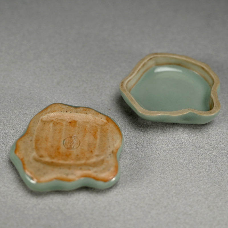 Imperial Artist Carp Kogo ー初代 諏訪蘇山 "鯉 香合"