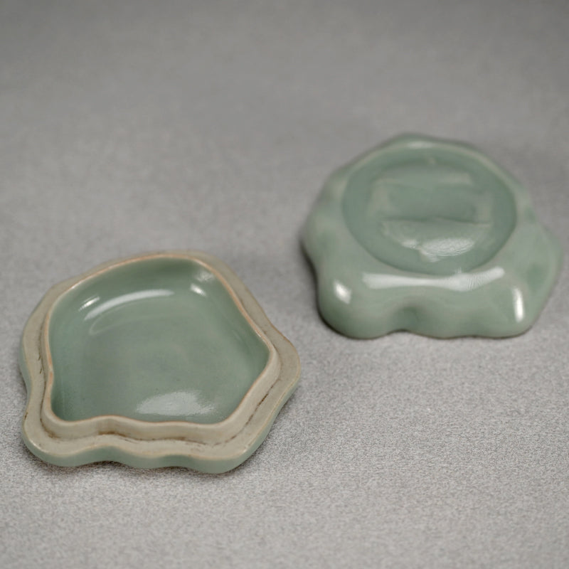 Imperial Artist Carp Kogo ー初代 諏訪蘇山 "鯉 香合"