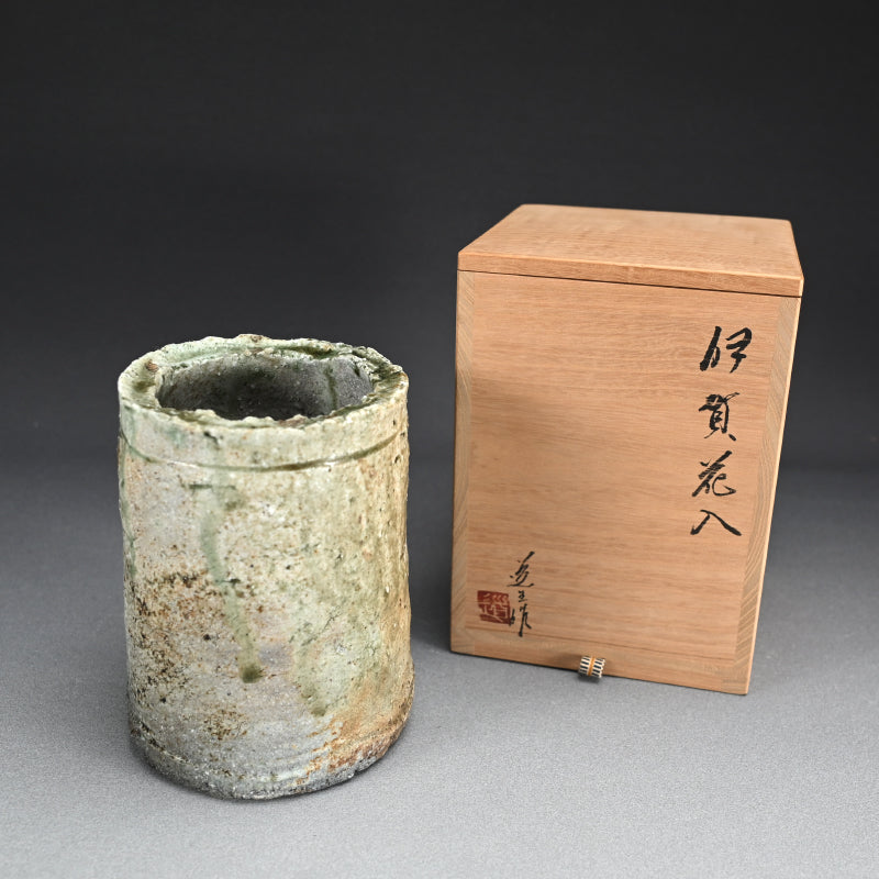 Ash Glazed Iga Flower Vase ー古谷 道生 "伊賀花入"