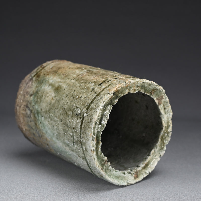 Ash Glazed Iga Flower Vase ー古谷 道生 "伊賀花入"