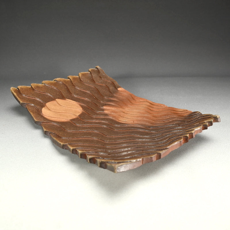 Contemporary Rippling Bizen Platter ー小西陶蔵 "備前 風文直角鉢"