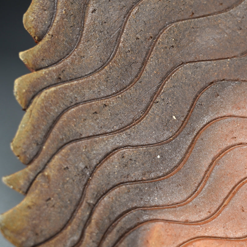 Contemporary Rippling Bizen Platter ー小西陶蔵 "備前 風文直角鉢"