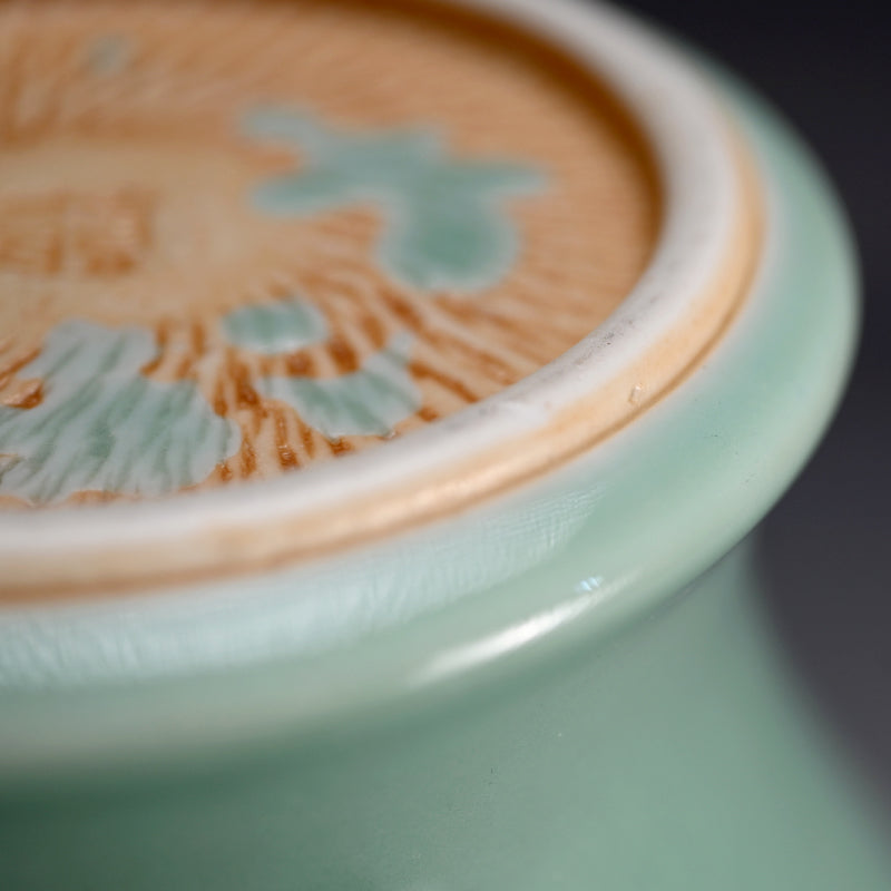 Classic Antique Devil Head Vase ー宮川 香山 "青磁釉 四ッ耳鬼面環花瓶 台付"