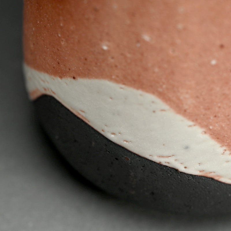 Iconic Shino Vase ー玉置 保夫 “志野扁壺”