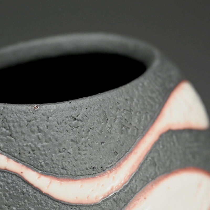 Iconic Shino Vase ー玉置 保夫 “志野扁壺”