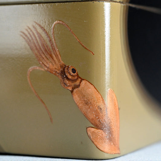 Modernist Japanese Lacquer Box with Firefly Squid ー山崎立山 "蛍烏賊蒔絵文庫"