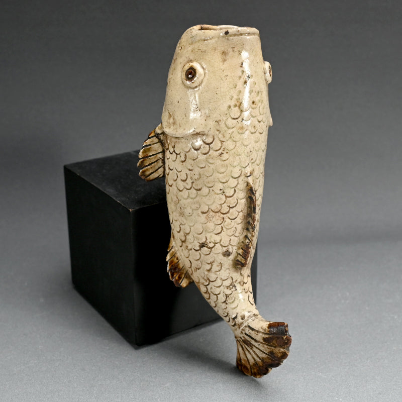 Edo period Kakehana Koi Hanging Wall Vase ー 尾張古窯 灰釉鯉形掛花生
