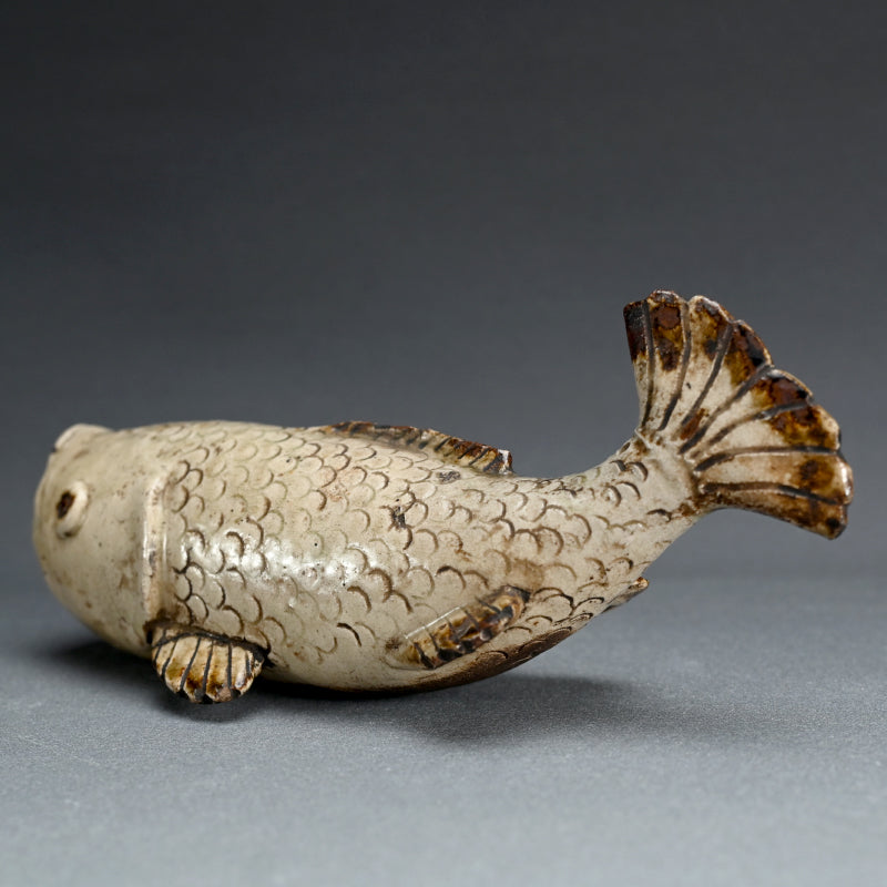 Edo period Kakehana Koi Hanging Wall Vase ー 尾張古窯 灰釉鯉形掛花生