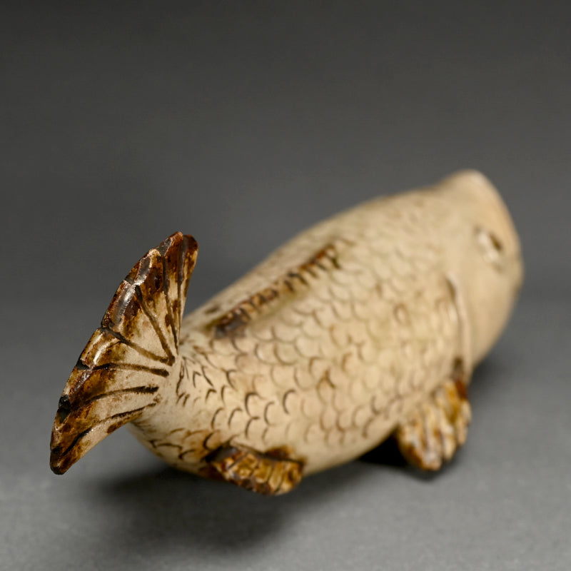 Edo period Kakehana Koi Hanging Wall Vase ー 尾張古窯 灰釉鯉形掛花生