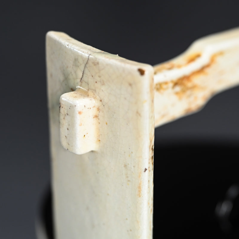A spectacular Te-oke Mizusashi with Kintsugi Gold Repairs ー大樋手桶 水さし