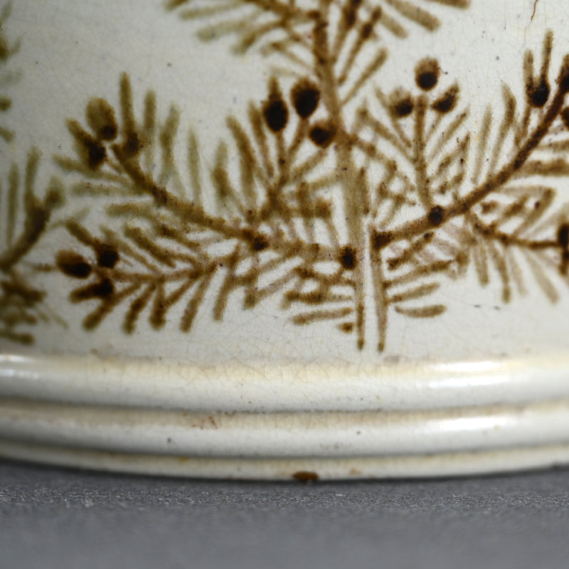 A spectacular Te-oke Mizusashi with Kintsugi Gold Repairs ー大樋手桶 水さし