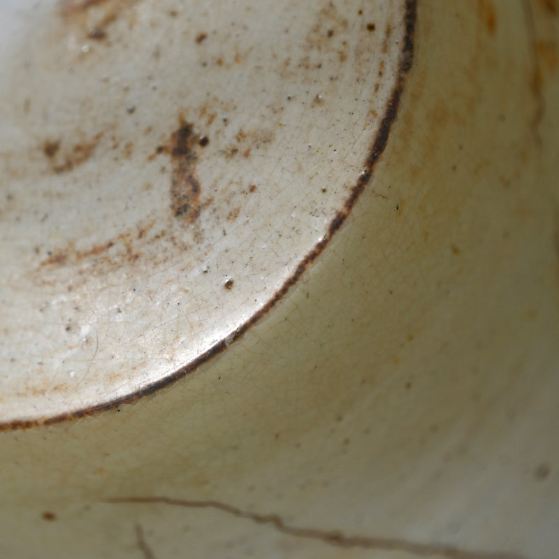 A spectacular Te-oke Mizusashi with Kintsugi Gold Repairs ー大樋手桶 水さし