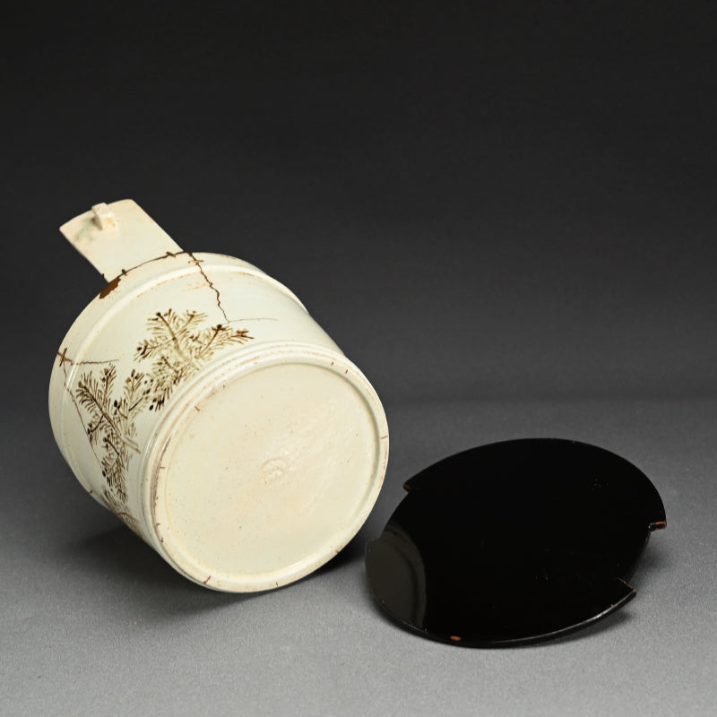 A spectacular Te-oke Mizusashi with Kintsugi Gold Repairs ー大樋手桶 水さし