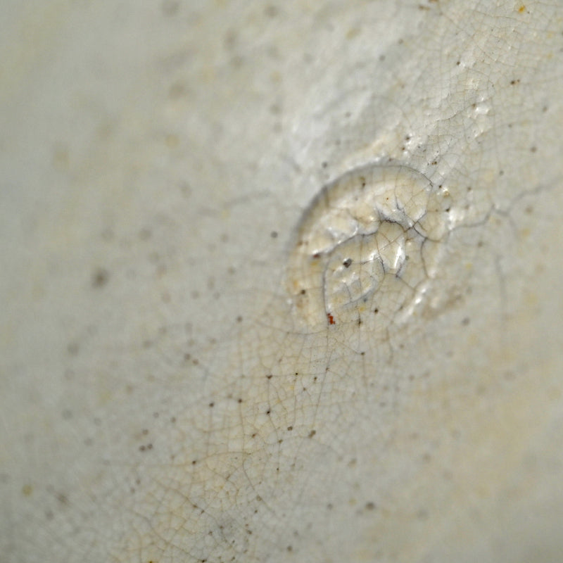 A spectacular Te-oke Mizusashi with Kintsugi Gold Repairs ー大樋手桶 水さし