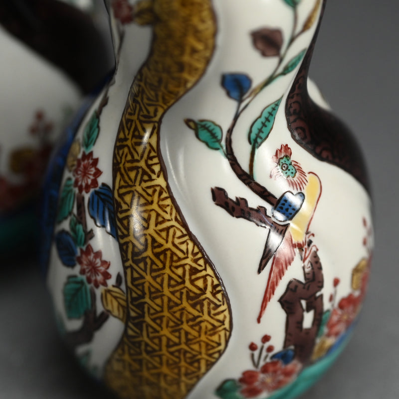 Kutani Porcelain Tokkuri ー徳田 八十吉