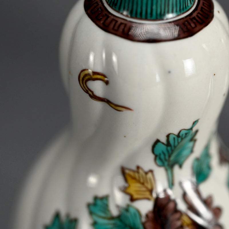 Kutani Porcelain Tokkuri  ー二代 徳田 八十吉