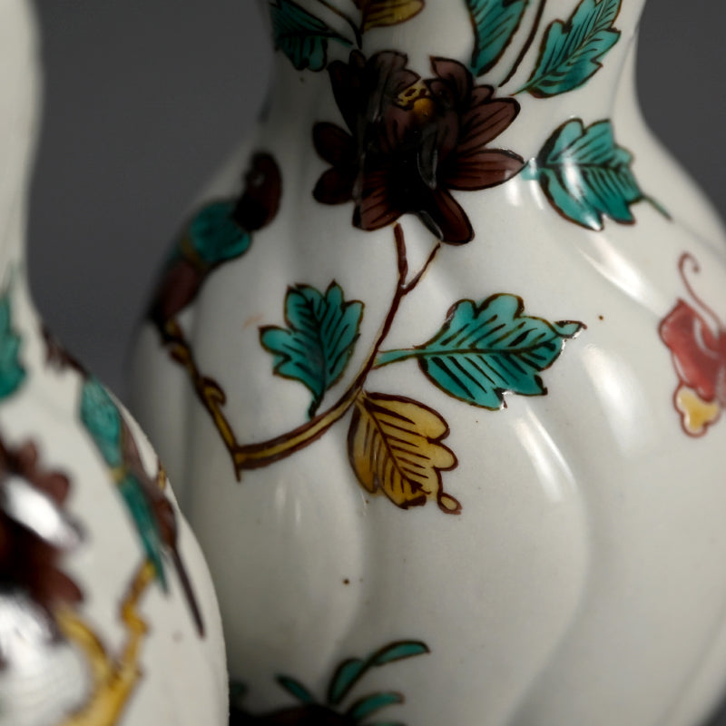 Kutani Porcelain Tokkuri  ー二代 徳田 八十吉