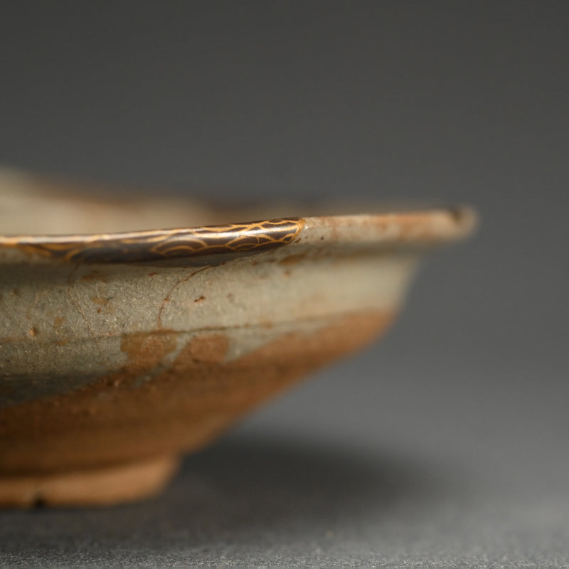 Momoyama period E-Karatsu Dish with Gold Repairs