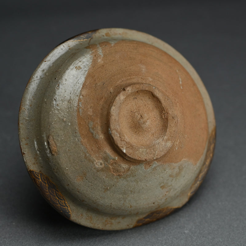 Momoyama period E-Karatsu Dish with Gold Repairs